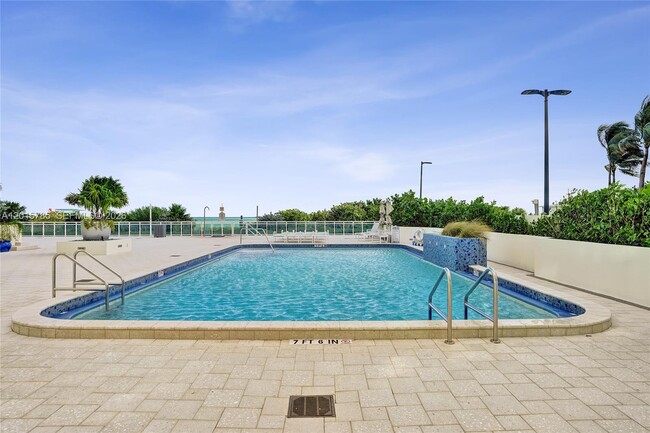 Building Photo - 6917 Collins Ave
