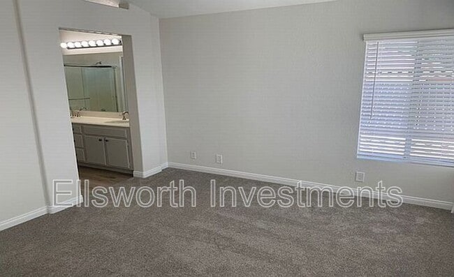 Building Photo - 744 Cardona Ave