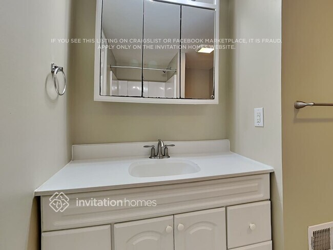 Building Photo - 6607 Logan Ave S