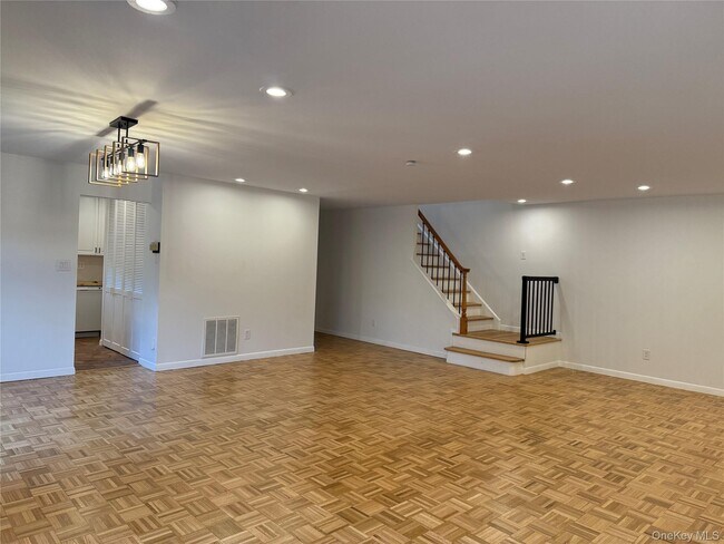 Building Photo - 15 Old Field