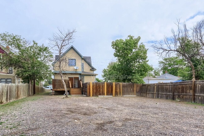 Building Photo - 1118 6th St