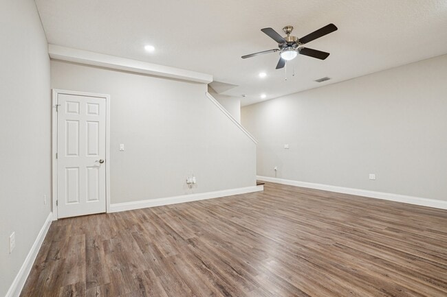 Floorplan - Eleven Oaks