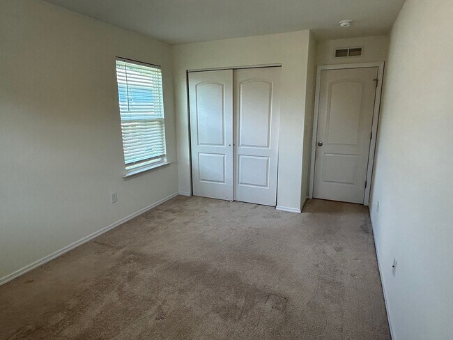 Building Photo - 3 Bedroom | 2.5 Bath Home in Raleigh - Fen...