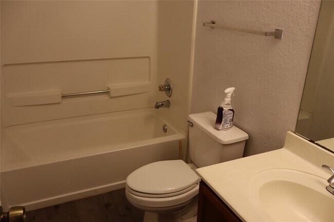 Building Photo - 5204 Mathra Dr