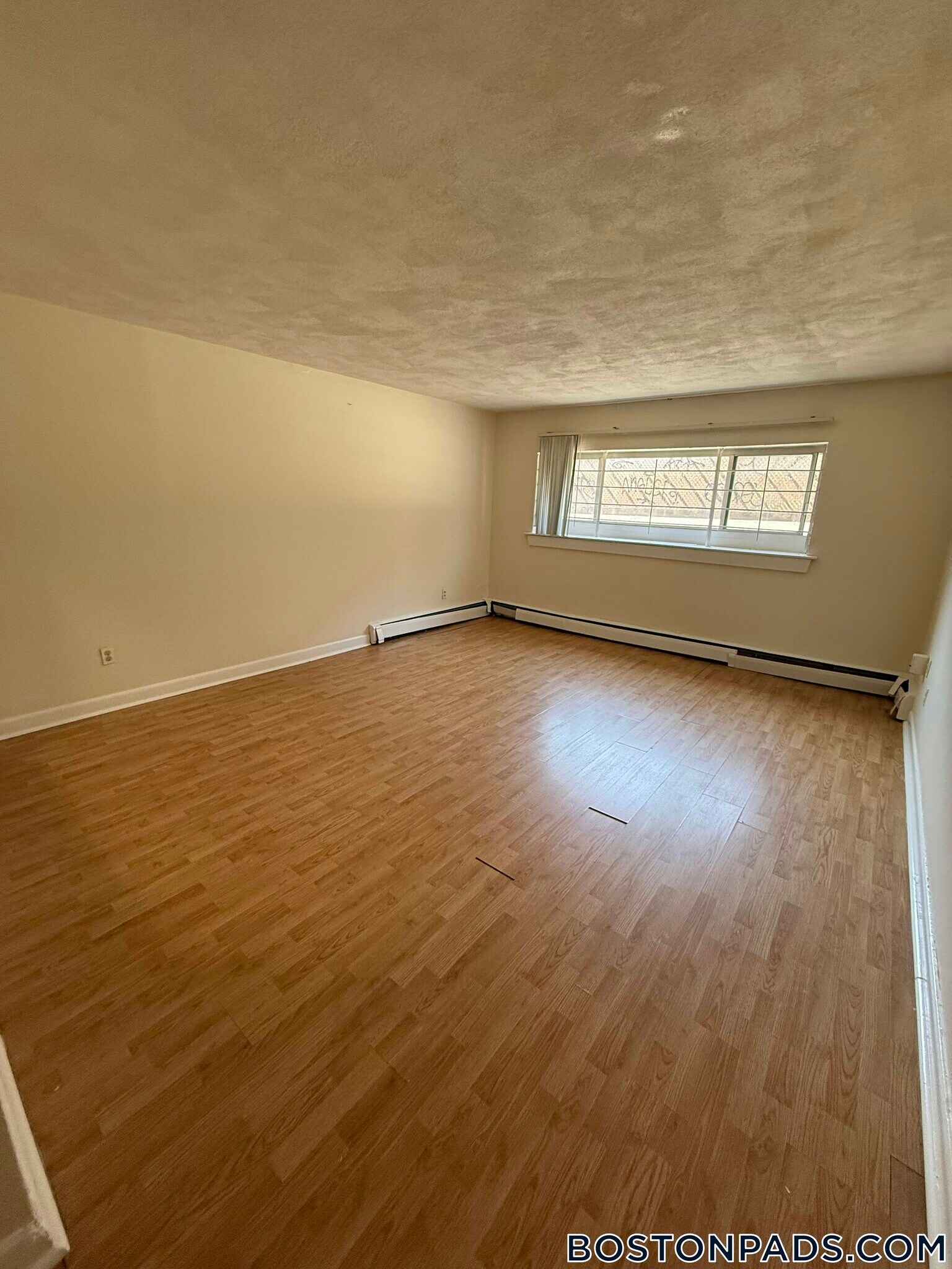 Building Photo - 84 Gardner St