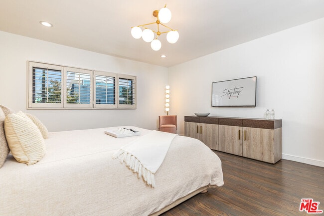 Building Photo - 8911 Cynthia St