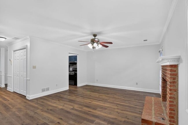 Building Photo - 1055 Westfield Trace