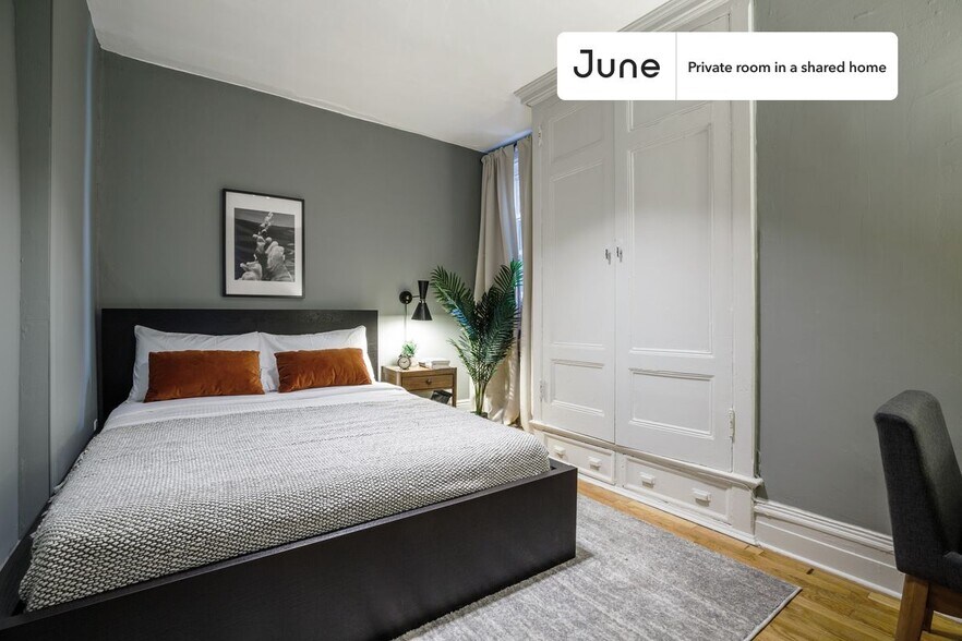 Primary Photo - Room in Shared 4 bed/1 bath home