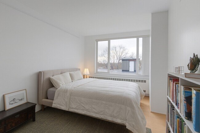 Building Photo - 29 Concord Ave