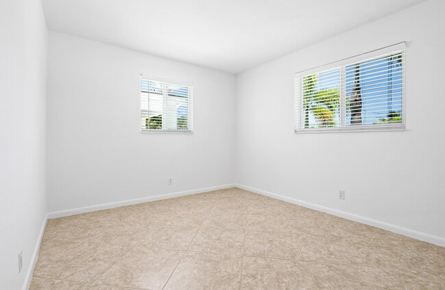 Building Photo - 201 W Ocean Ave