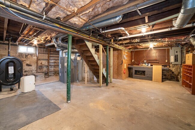 Building Photo - 8 Blackstone St