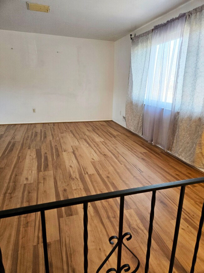 Building Photo - Fitz