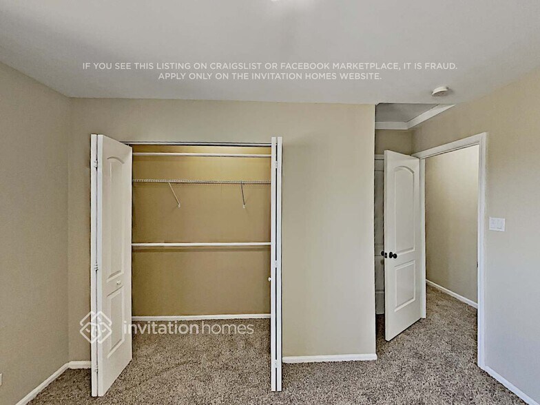 Building Photo - 8840 Hickory Dr