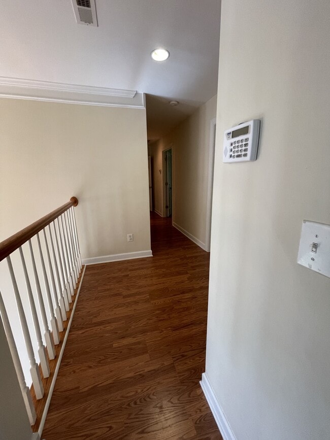 Building Photo - 5001 Paces Ferry Dr