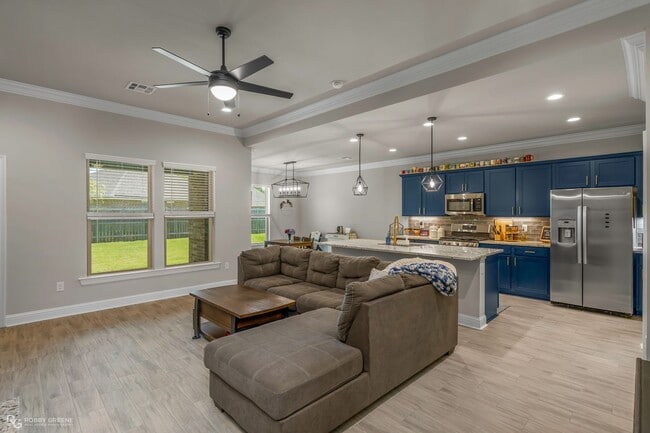 Building Photo - Beautiful 3 bedroom/2 bathroom in Willow Heights
