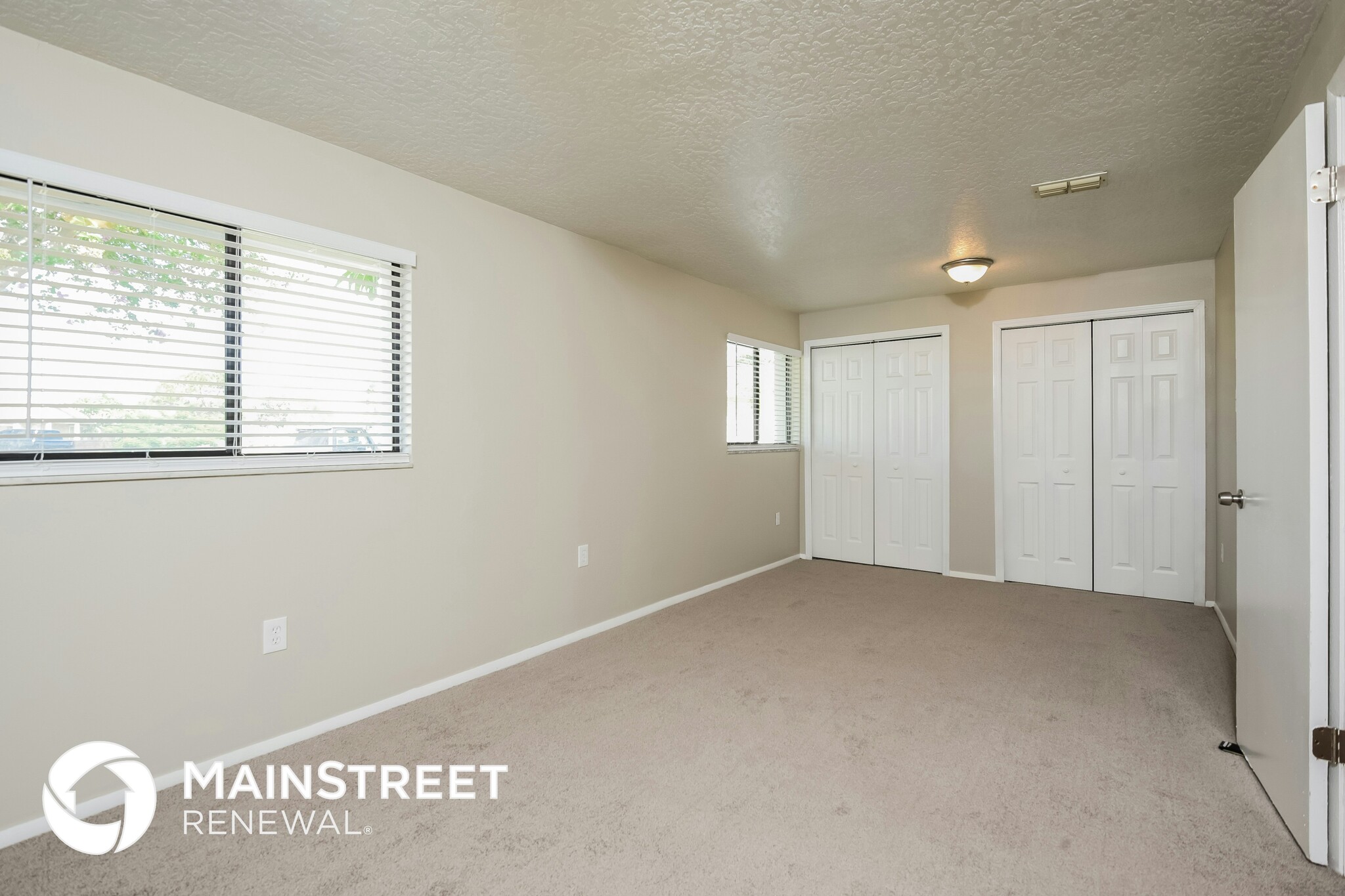 Building Photo - 1320 Arlington Cir