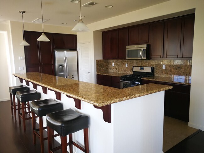 Kitchen - 4791 Perugia St