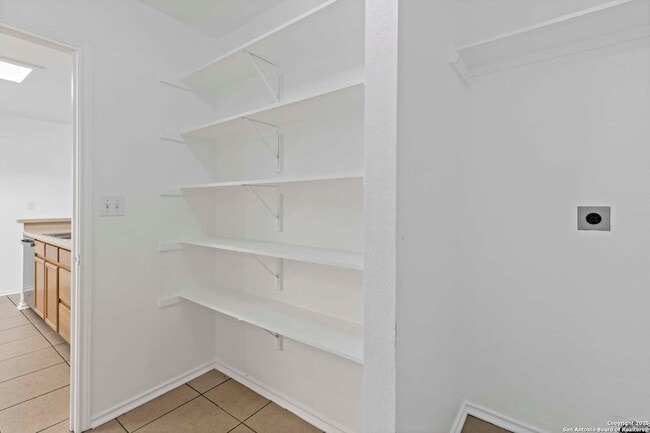 Building Photo - 3045 Pine Valley Dr