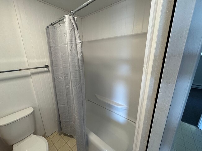 Building Photo - 1074/A/