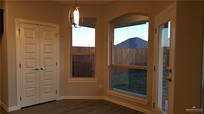 Building Photo - 19 Lost Creek Ln