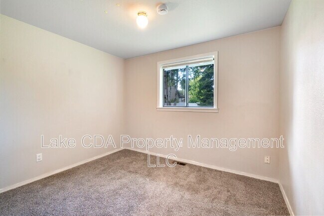 Building Photo - 13079 N Westwood Dr