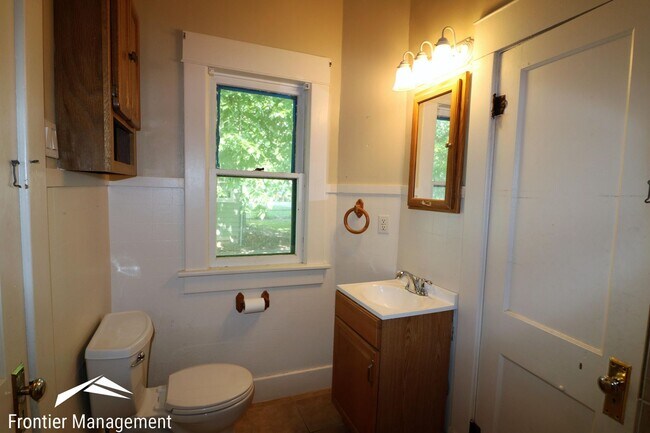 Building Photo - 1010 Ratone St