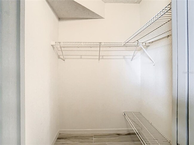 Building Photo - 4575 Cove Cir