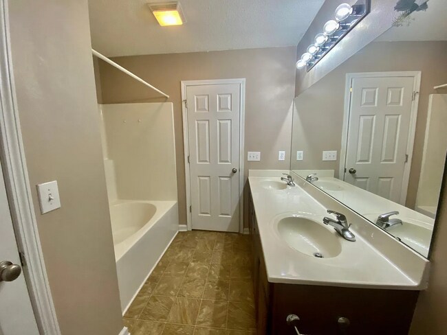 Building Photo - 149 Eagle Park Dr