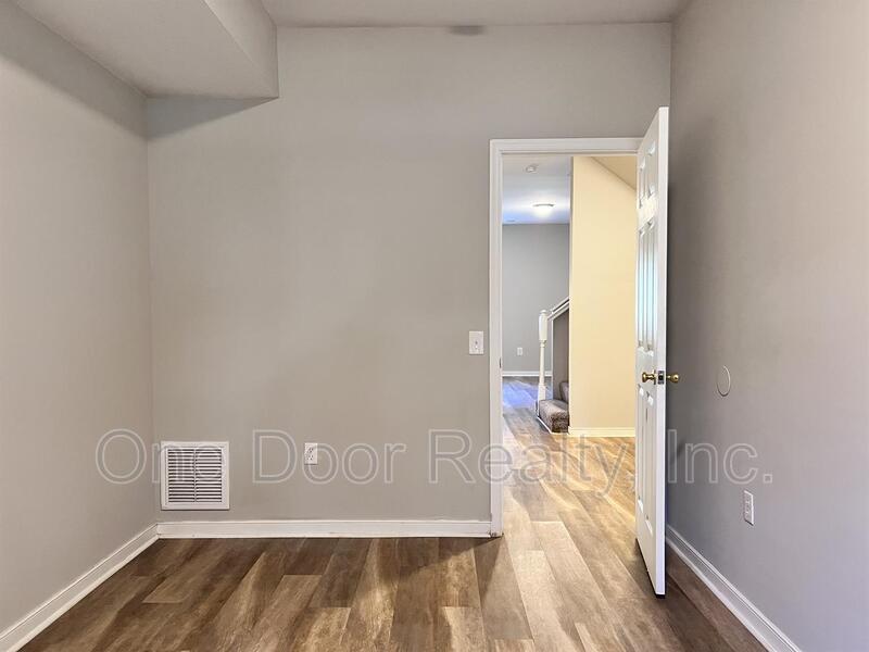 Building Photo - 115 Winston Dr