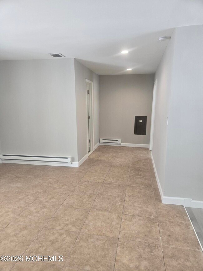 Building Photo - 361 Constitution Dr