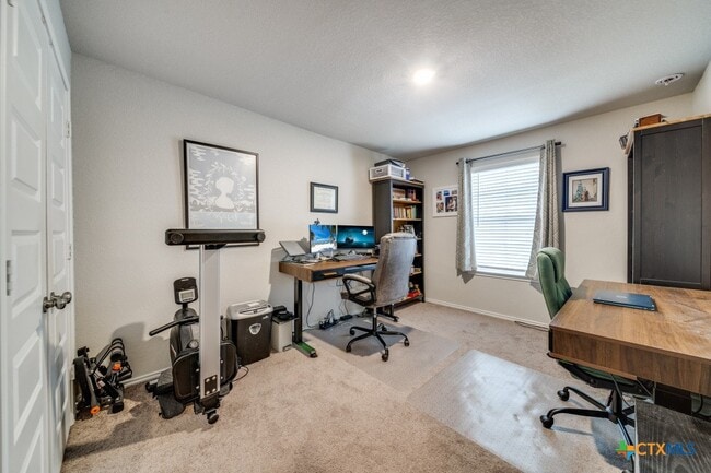 Building Photo - 2421 Ayers Dr