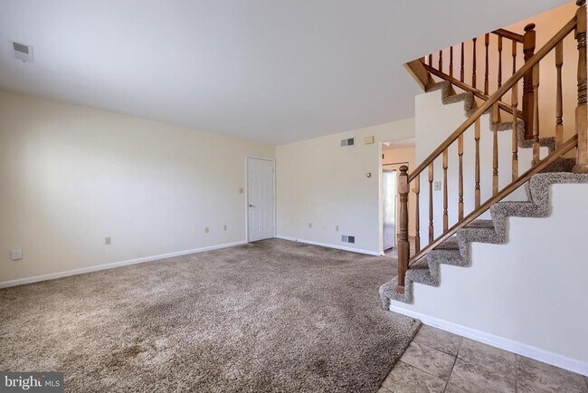 Building Photo - 1902 Pin Oak Dr