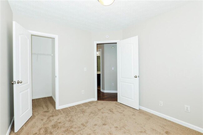 Building Photo - 6212 Ellenwood Dr