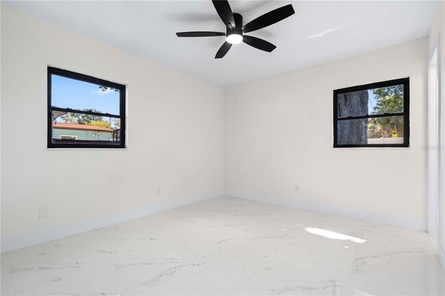 Building Photo - 8014 W Comanche Ave