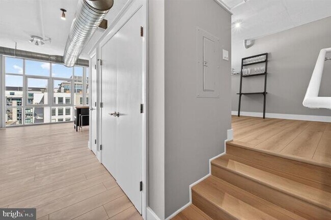 Building Photo - 811 4th St NW