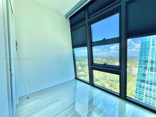 Building Photo - 1451 Brickell Ave