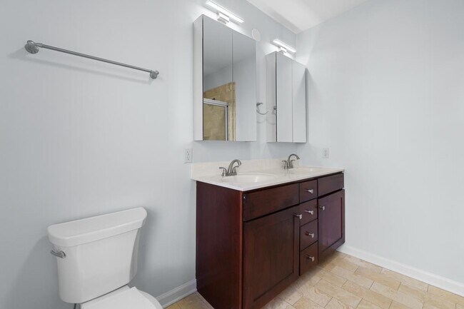 Building Photo - 443 Whiton St