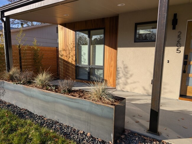 Building Photo - 2205 N 18th St