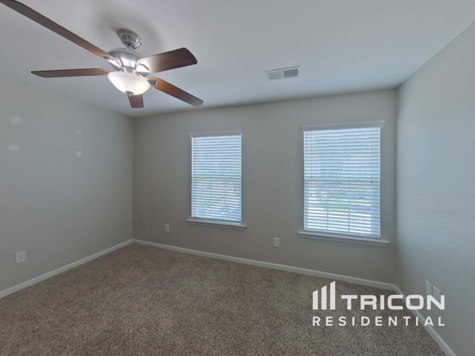 Building Photo - 1000 Wainscott Dr