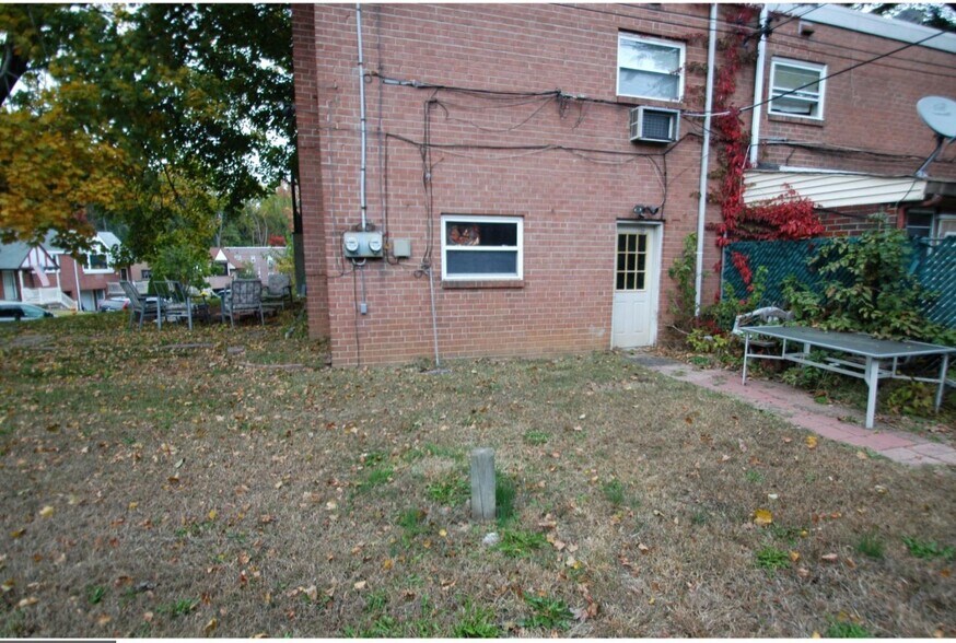 Building Photo - 310 Hoffnagle st