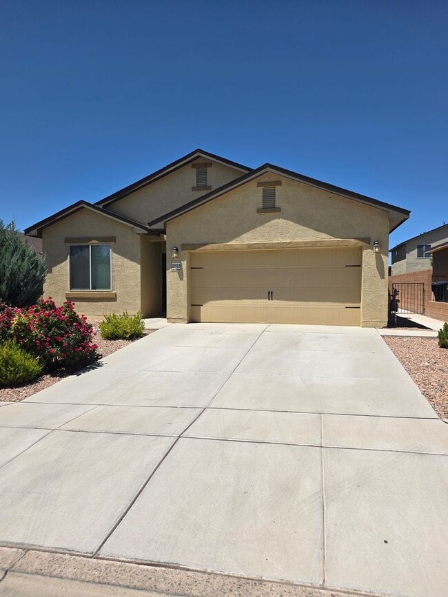 Building Photo - NW 3/BD 2/BA 2/CG Single Story