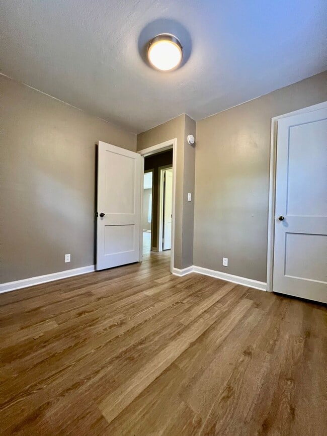 Building Photo - Two Bedroom Home in Kalamazoo
