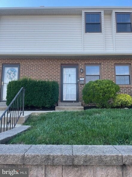 Primary Photo - 230 Holly Dr