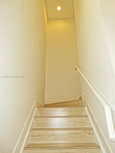 Building Photo - 754 NE 191st Terrace