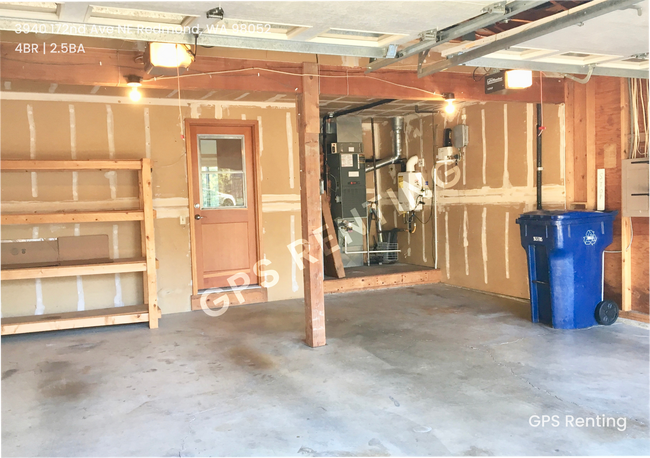 Building Photo - Stunning Light-Filled Home on a 1/3 Acre C...