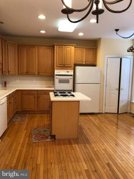 Building Photo - 8077 Sebon Dr