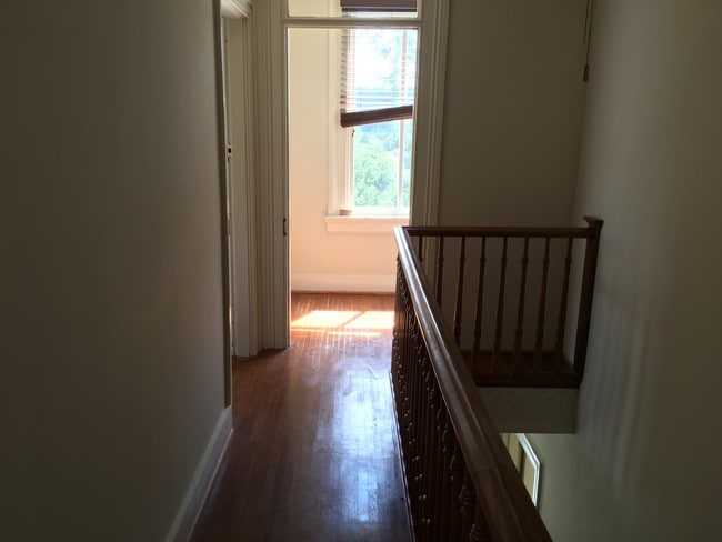 Building Photo - 3677 Park Ave