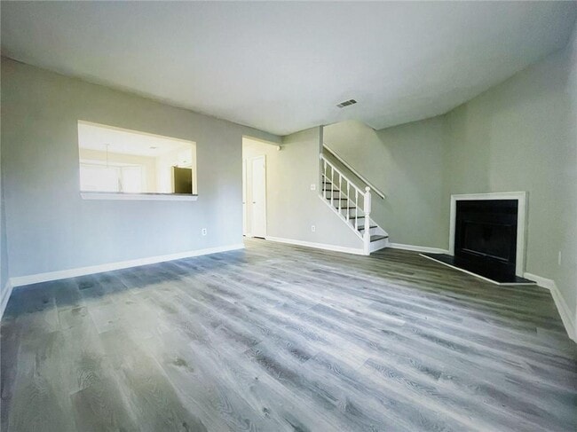 Building Photo - 1550 Oakpoint Dr SW