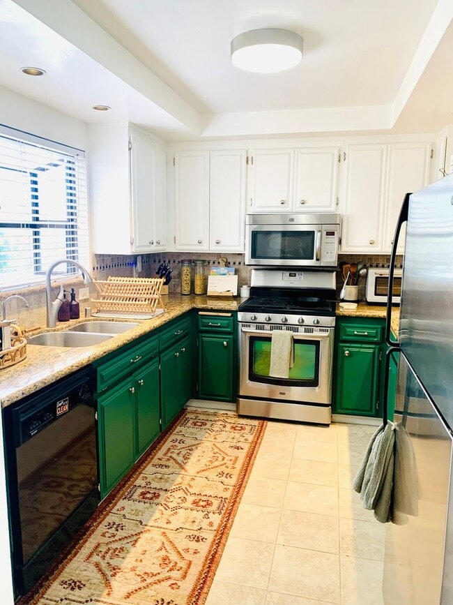 Building Photo - BEAUTIFUL 2BD/2.5BA Condo Available in Nor...