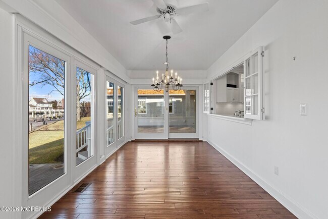 Building Photo - 954 Barnegat Ln